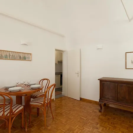 Charming Laura Tour As By Town Hall * Ljubljana