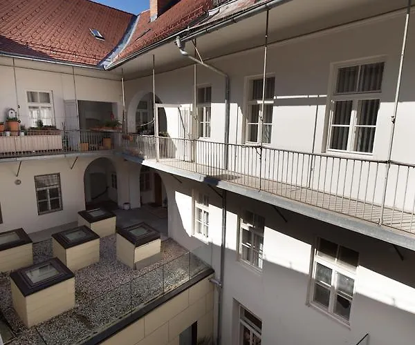 Apartamento Charming Laura Tour As By Town Hall Liubliana